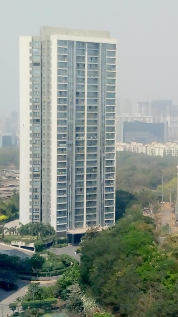 Building - Oberoi Splendor Grande, Andheri East